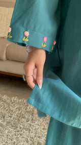 Bluebell hand-embroidered Set